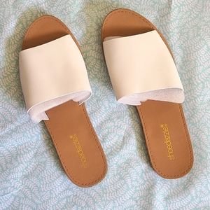 Shoedazzle White Sandals